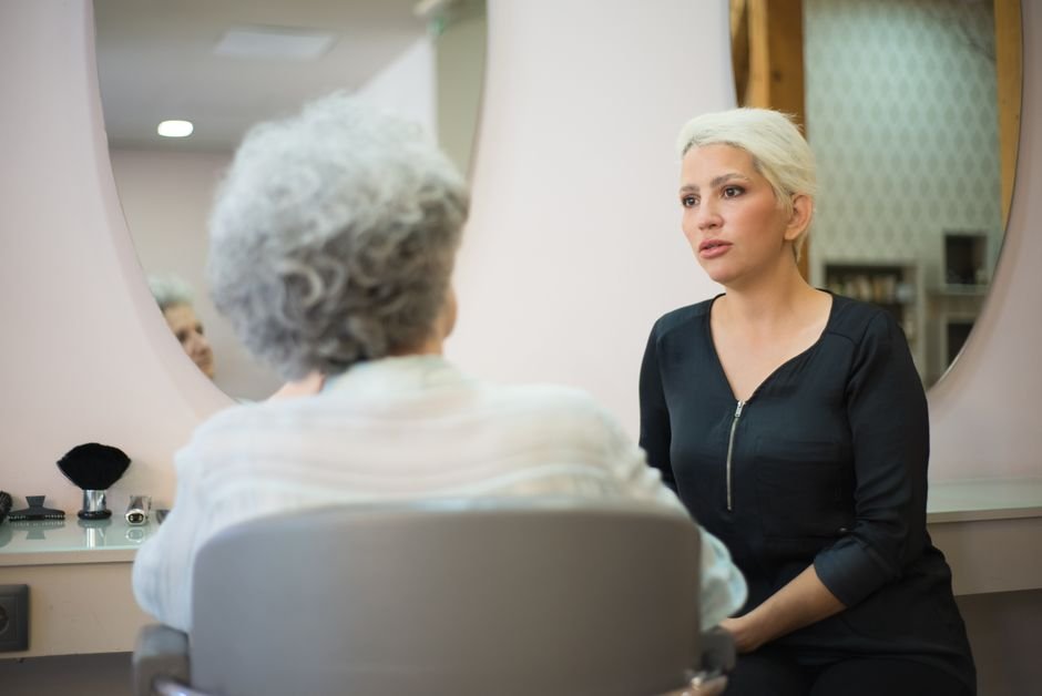 A relaxed salon consultation